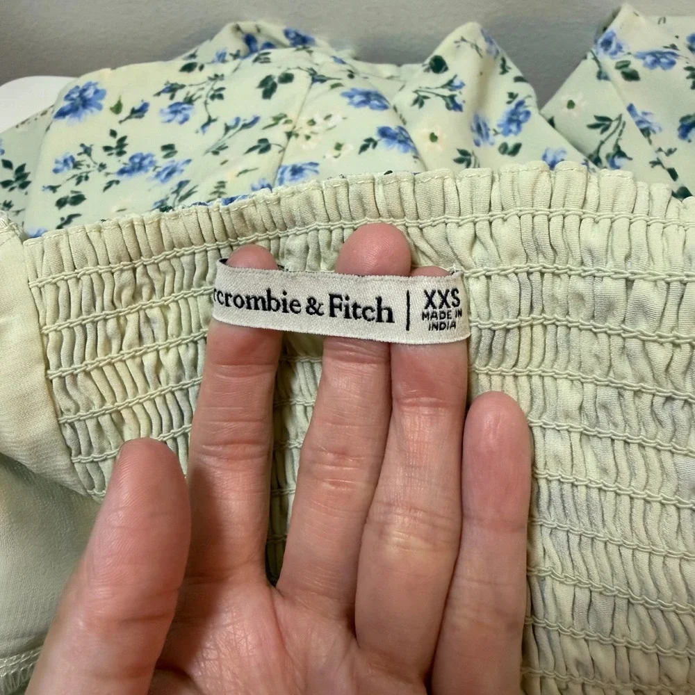 Abercrombie  Puff Sleeve Top Sz XXS Green Floral Tie Boho Cottagecore Sweetheart